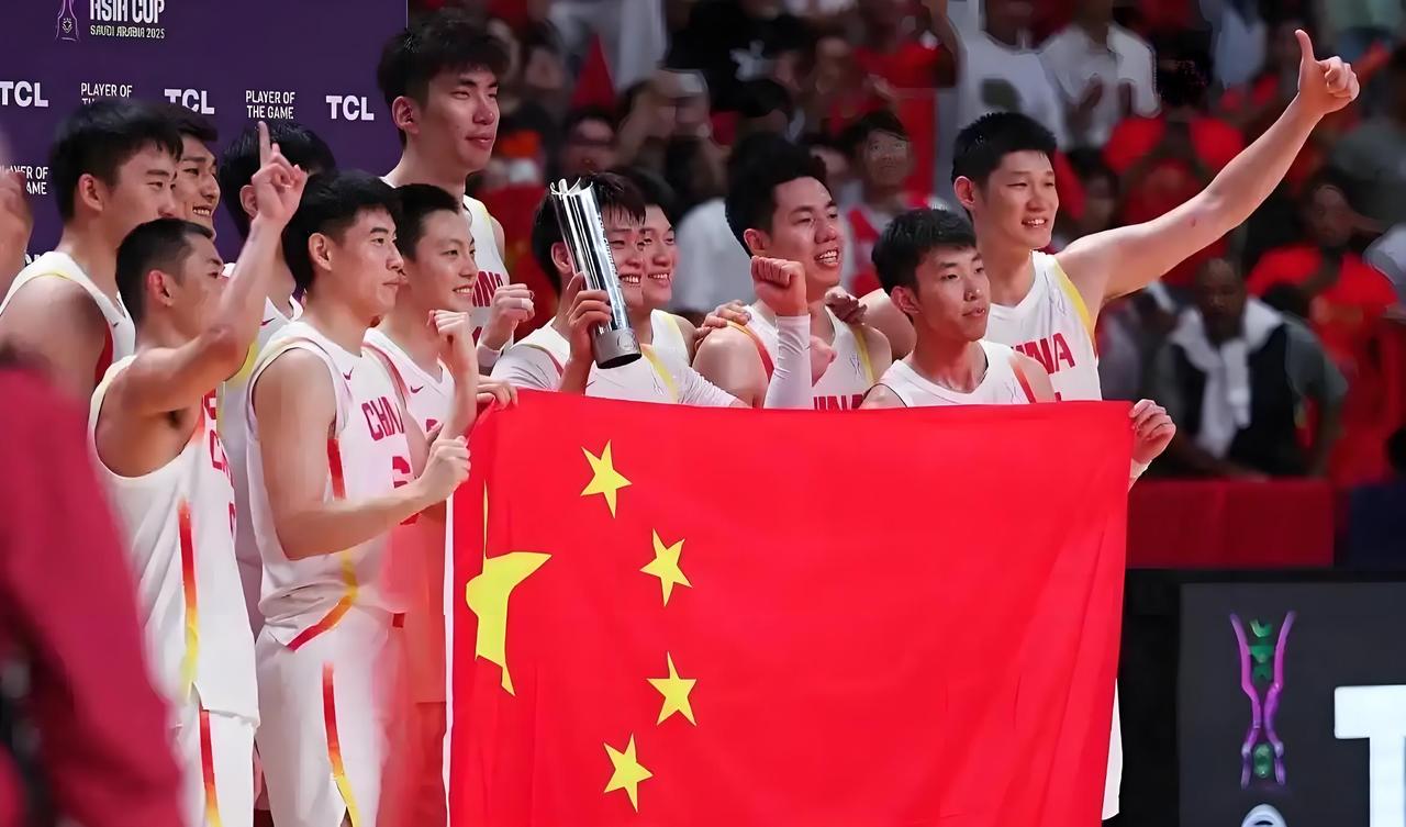 随着中国男篮 65--60 荷兰，几场热身赛打完，几乎提前出局的 4 位球员！