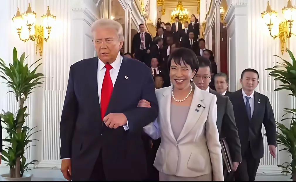 你越是软弱，特朗普就越会欺人太甚。就拿日本来说，日本又是购买大豆，又是前去投资。