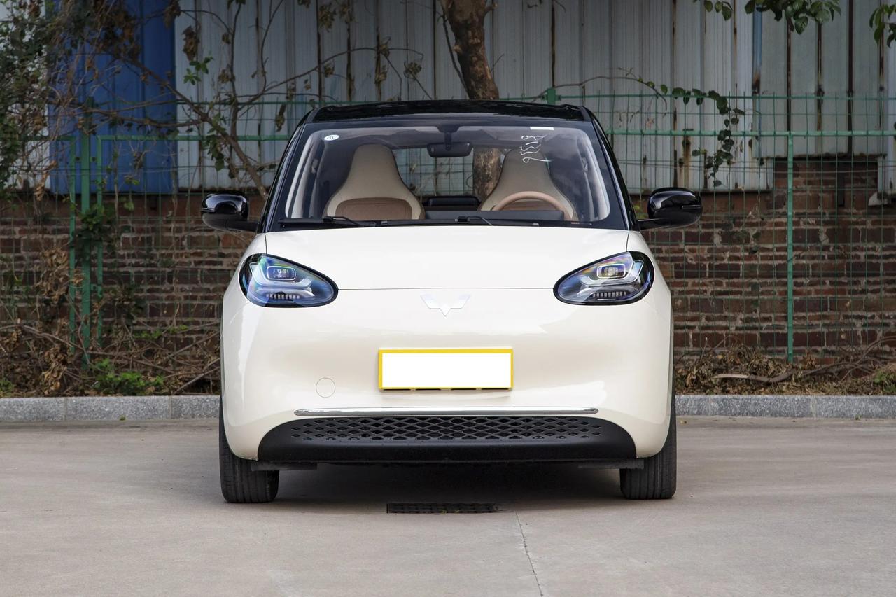 小姐姐们买车心理有点奇葩，销售叽里呱啦介绍了半天车的优点，但到了大部分小姐姐的耳