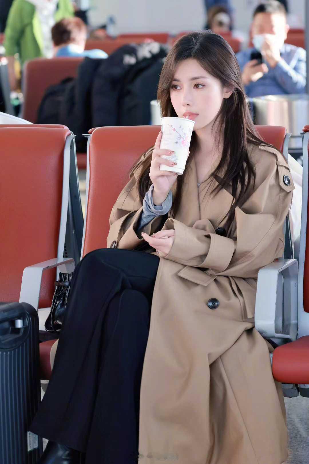 俺们也是有站姐接机的人了（收拾收拾准备回家过年咯~）晒出美好生活生活手记