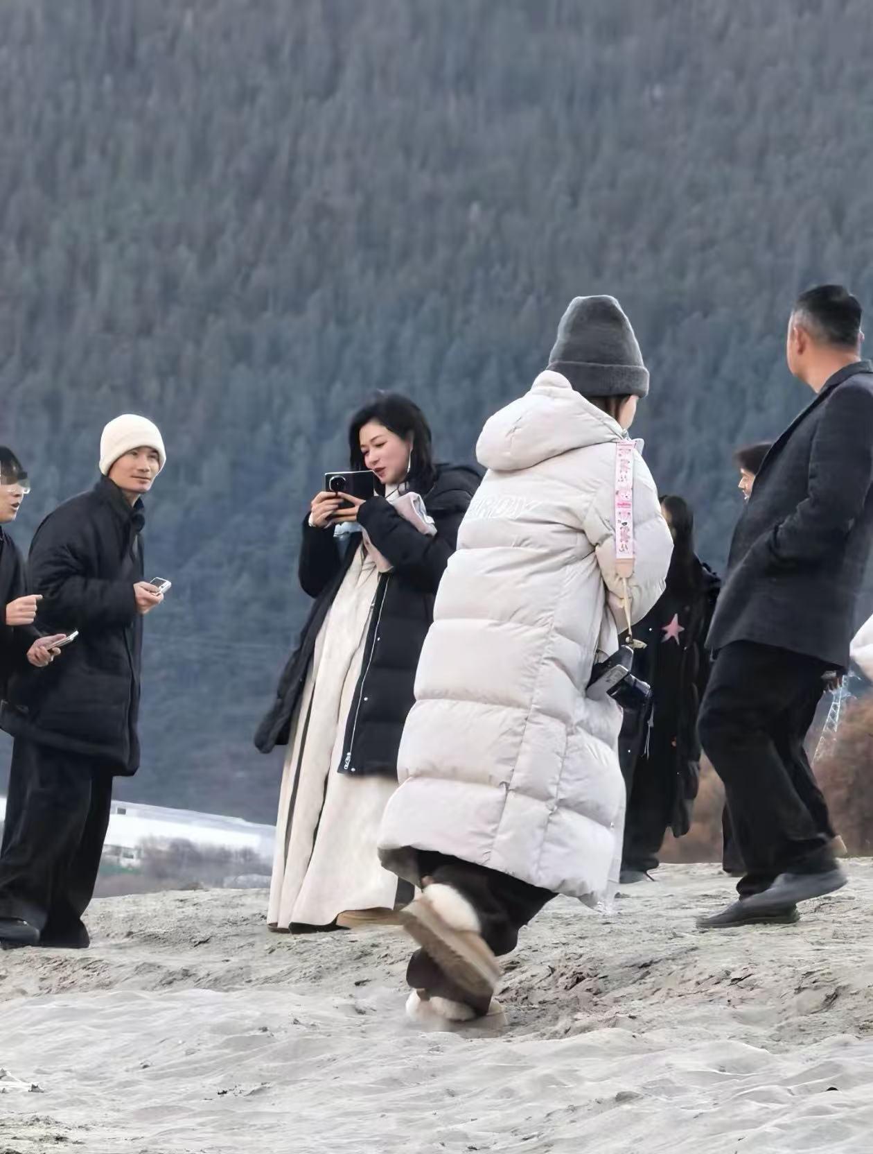 筒子村  路人偶遇长发茜 