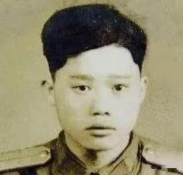 1951年1月28日，志愿军战士潘天炎因为生理需要去附近的草丛解决，却意外发现阵