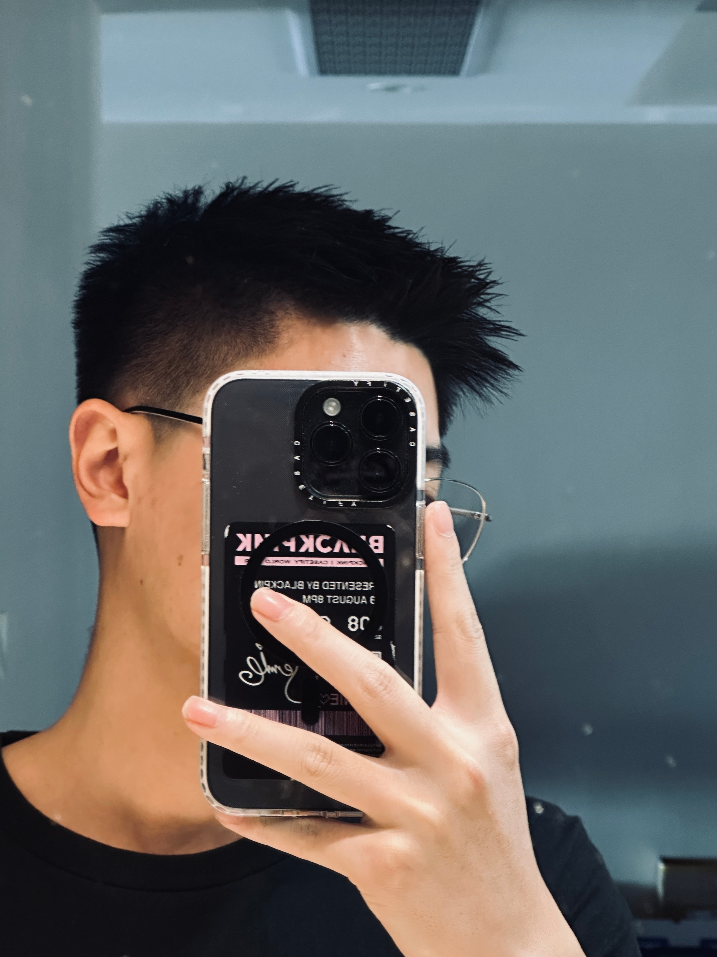 换个发型，不知道有没有王一博帅 ​​​