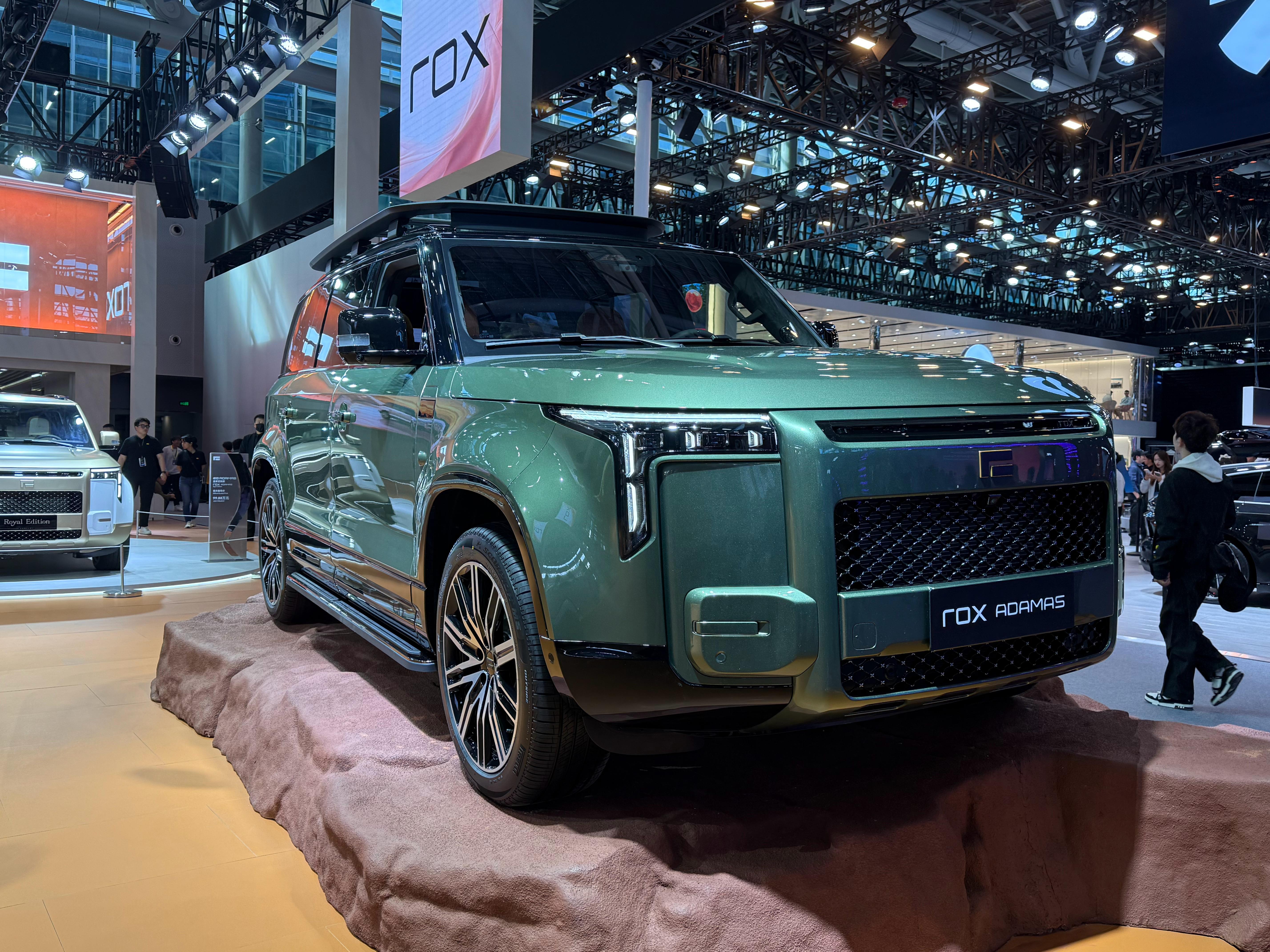 每次车展，都要来看看我的本家品牌【极石汽车】这么多年，没有像很多人预想的那样离开