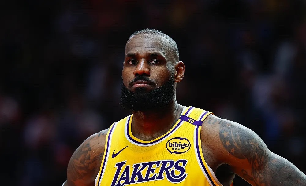 NBA季后赛湖人队今天在主场以108-131不敌雷霆，大比分0-3落后。NBA历