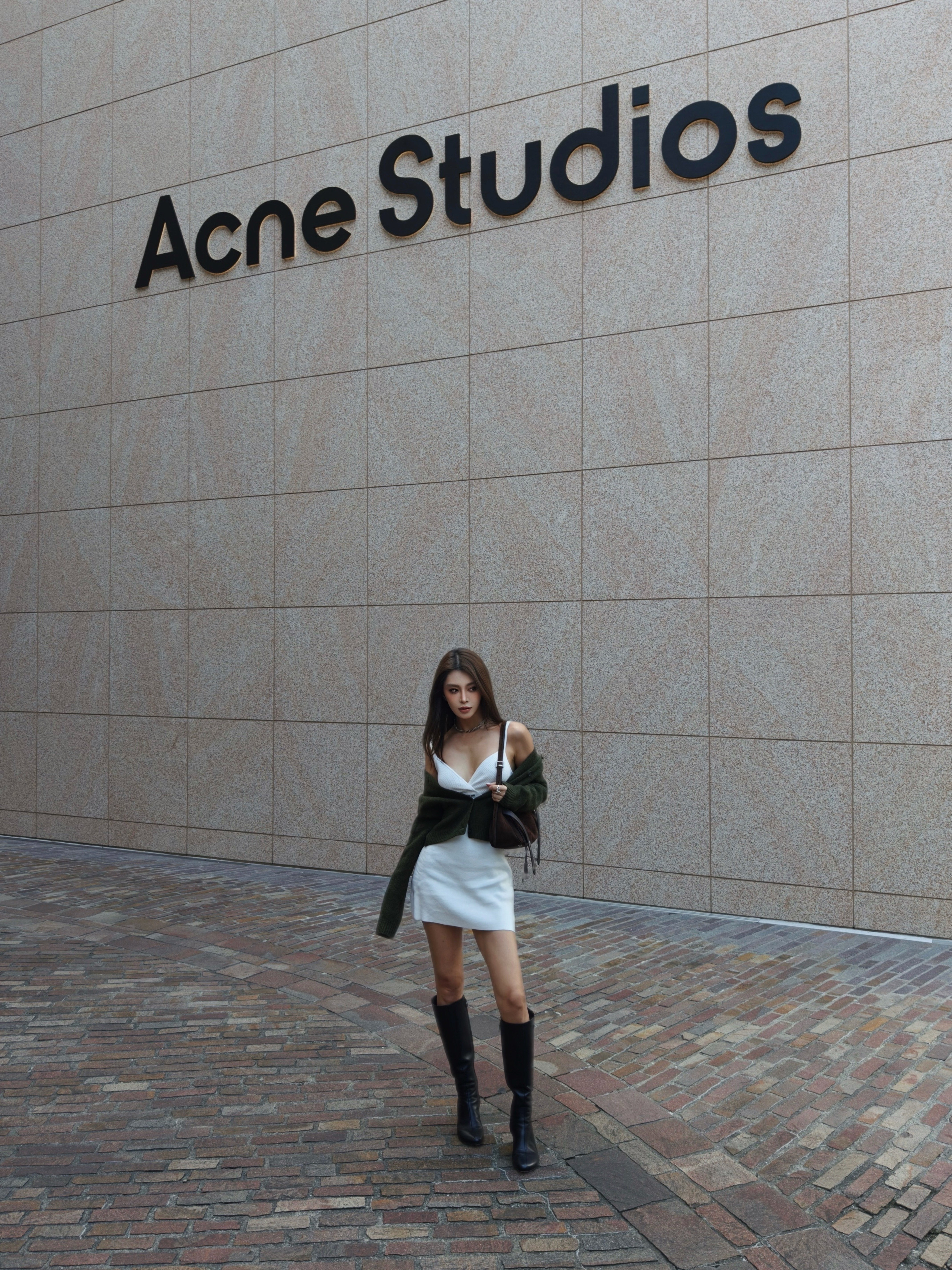 终于告别令人窒息的夏天，东京入秋后干爽的气息让人焕然一新。  ​​​