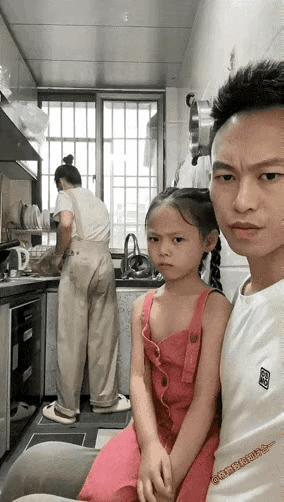 太利索喽？
一看就是个干净利索的老婆，不拖泥带水，磨磨唧唧，干起活来有张有弛，风