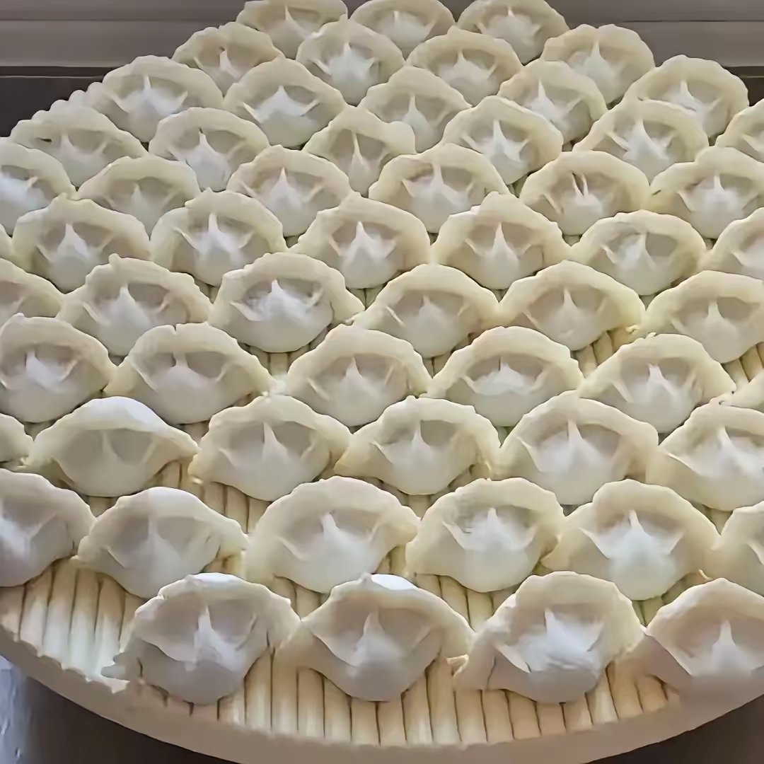 京东推出包金币的水饺 在山东过年，往饺子里包硬币可是一种独特的讲究！一家人欢聚一