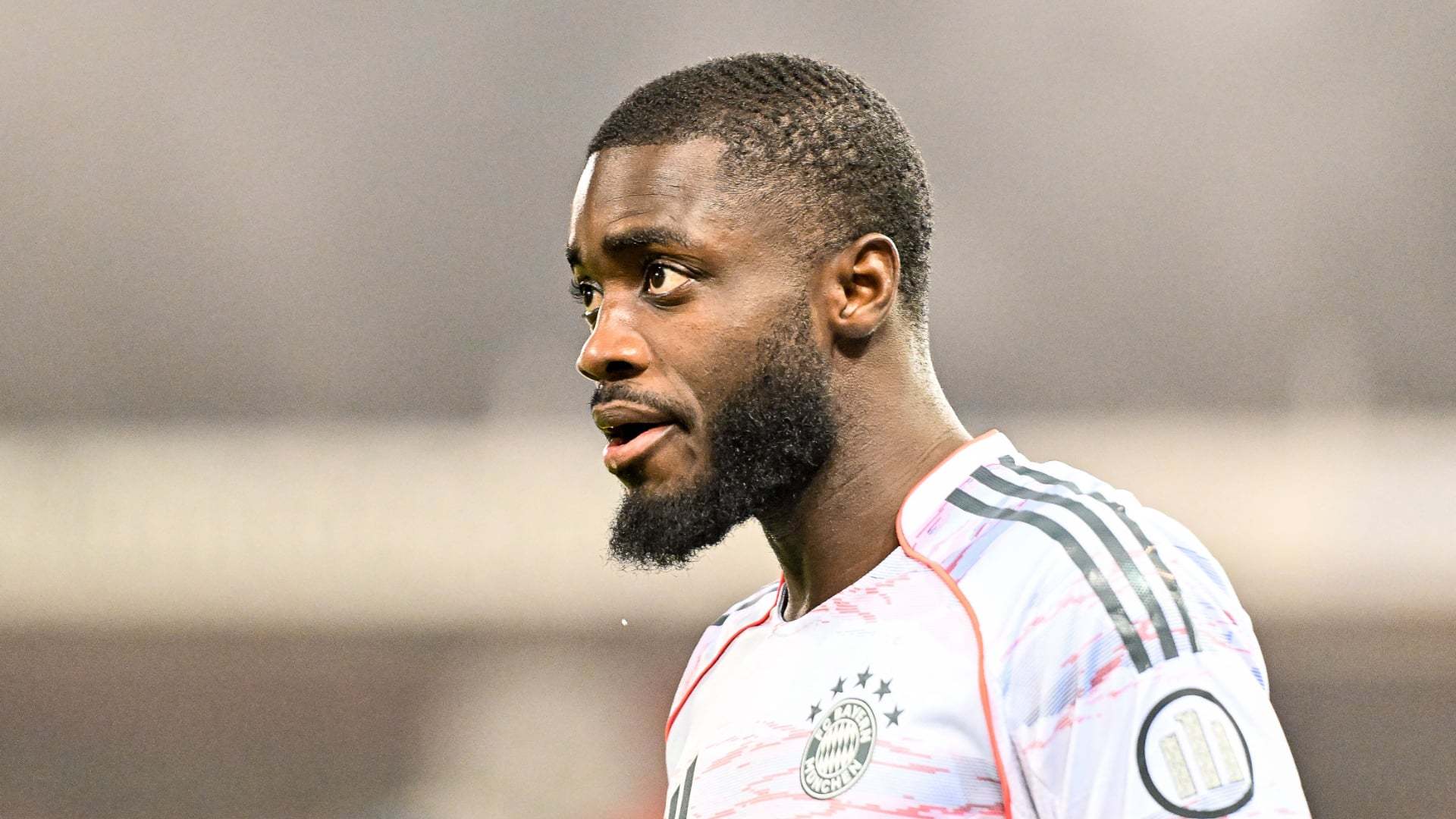 拜仁慕尼黑在与乌帕梅卡诺的续约谈判中已经竭尽全力，开出了极具竞争力的合同。这份合