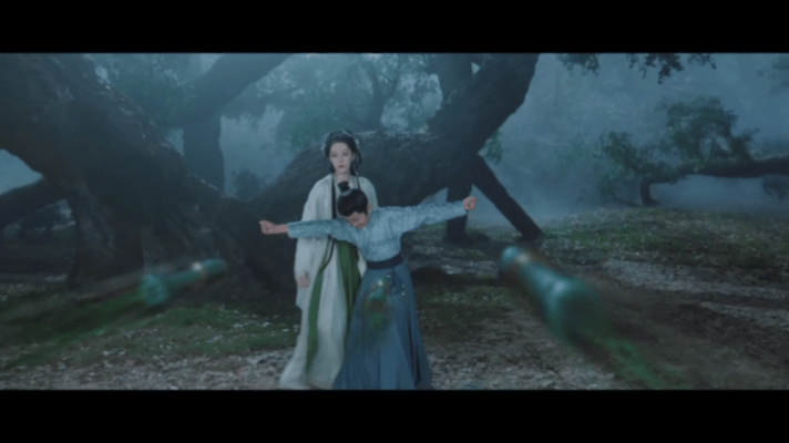 迪丽热巴说陈飞宇你又害羞了 甜到想尖叫！颜值博主梗戳中笑点，对视时的粉红泡泡，热