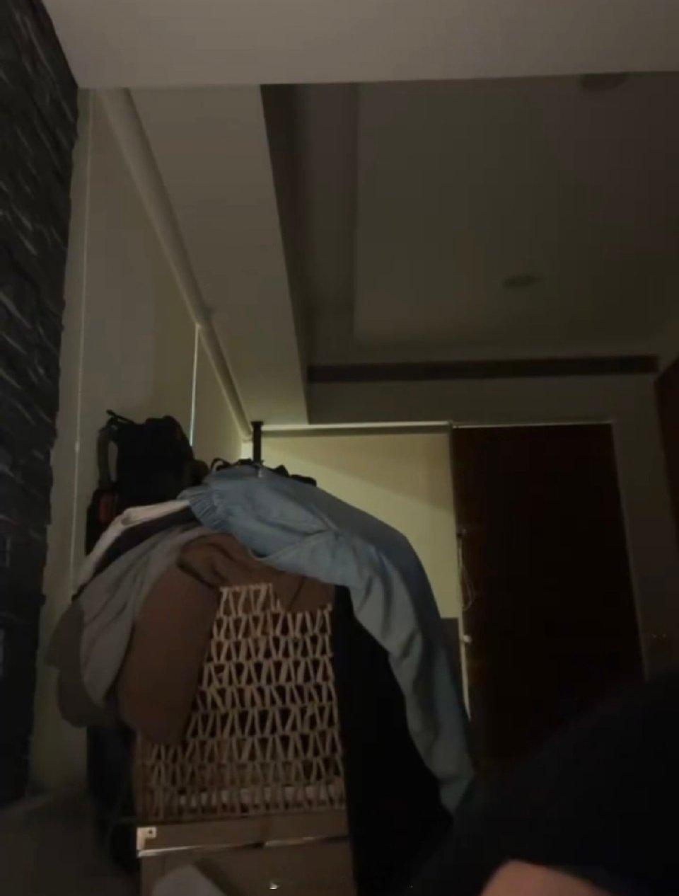 吴慷仁也有堆满衣服的椅子 我和吴慷仁的共同点找到了“堆满衣服的椅子”哈哈哈哈哈哈