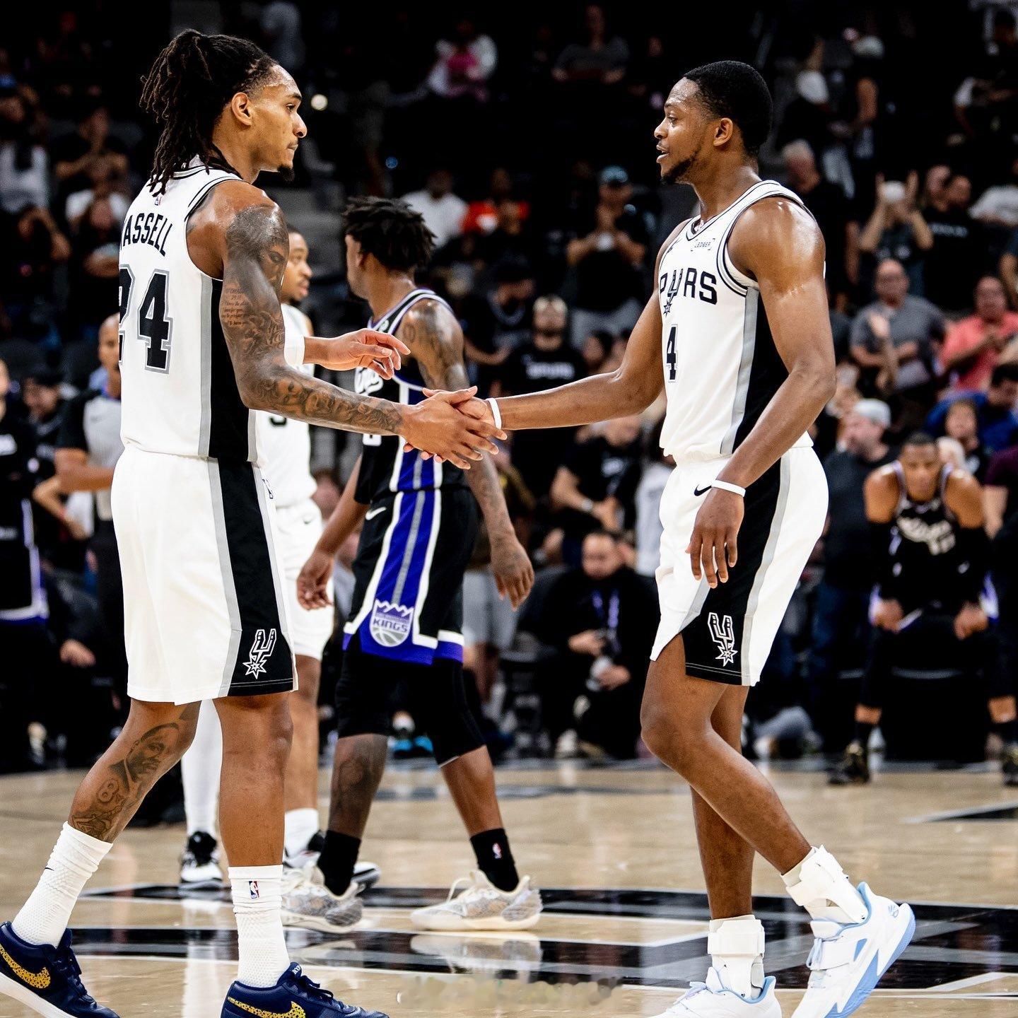 马刺本赛季战绩来到18胜7负，这是他们自2016-17赛季以来，25场比赛过后的