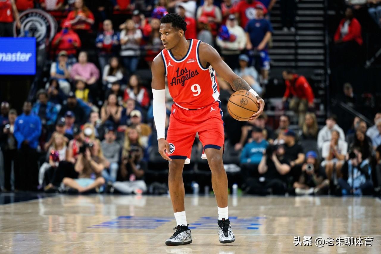 这一次没有了哈登，快船还能靠谁？
以前，无论是保罗乔治受伤，鲍威尔受伤，亦或者是