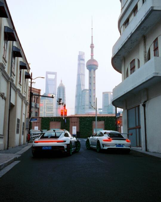 两代GT3RS在世纪之交的上海街头💚