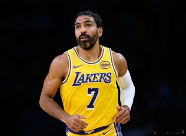 Shams：湖人队将加布·文森特和 2032 年第二轮选秀权交易至老鹰队，换来卢