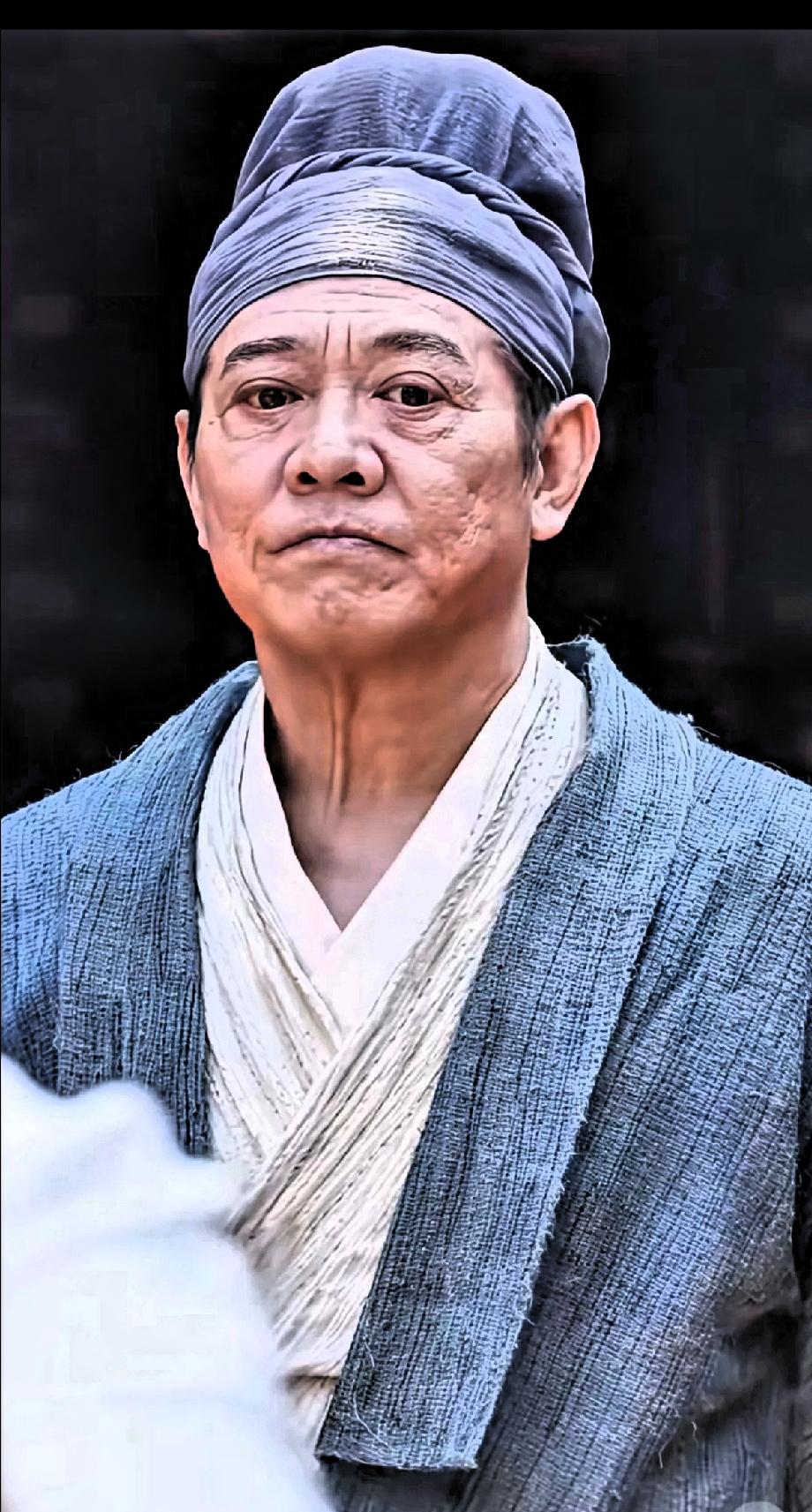 刚刷到李连杰居然演短剧了！
该说不说，其实我们还真期待像李连杰，成龙，周星驰，周