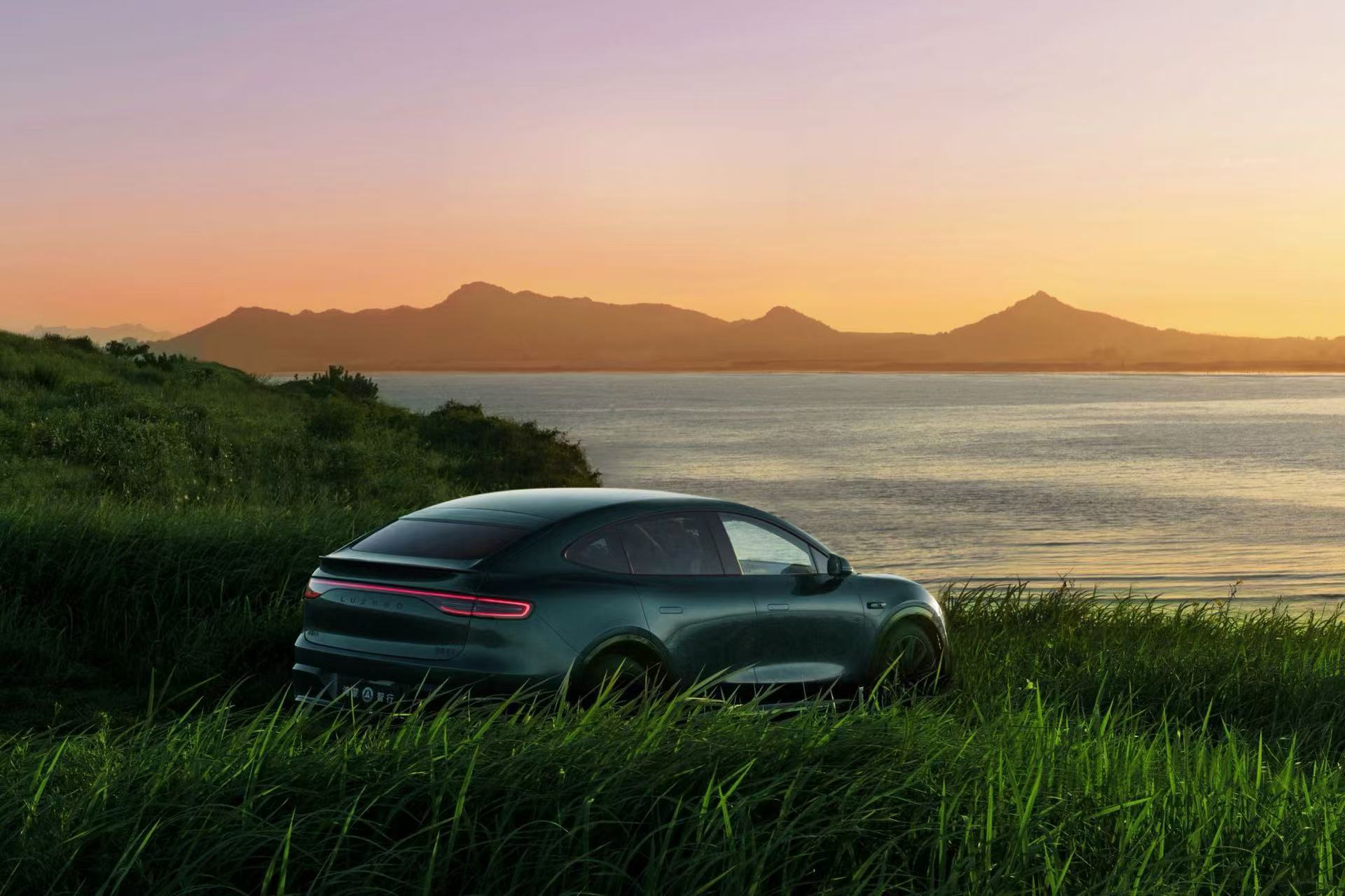 主动安全配置+扎实品质成刚需，经得住全场景考验的车，才会让年轻人主动分享，口碑自