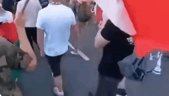 继法国之后，波兰爆发大规模抗议活动。欧盟成立也没有多少年吧？整个欧元区因为所谓的
