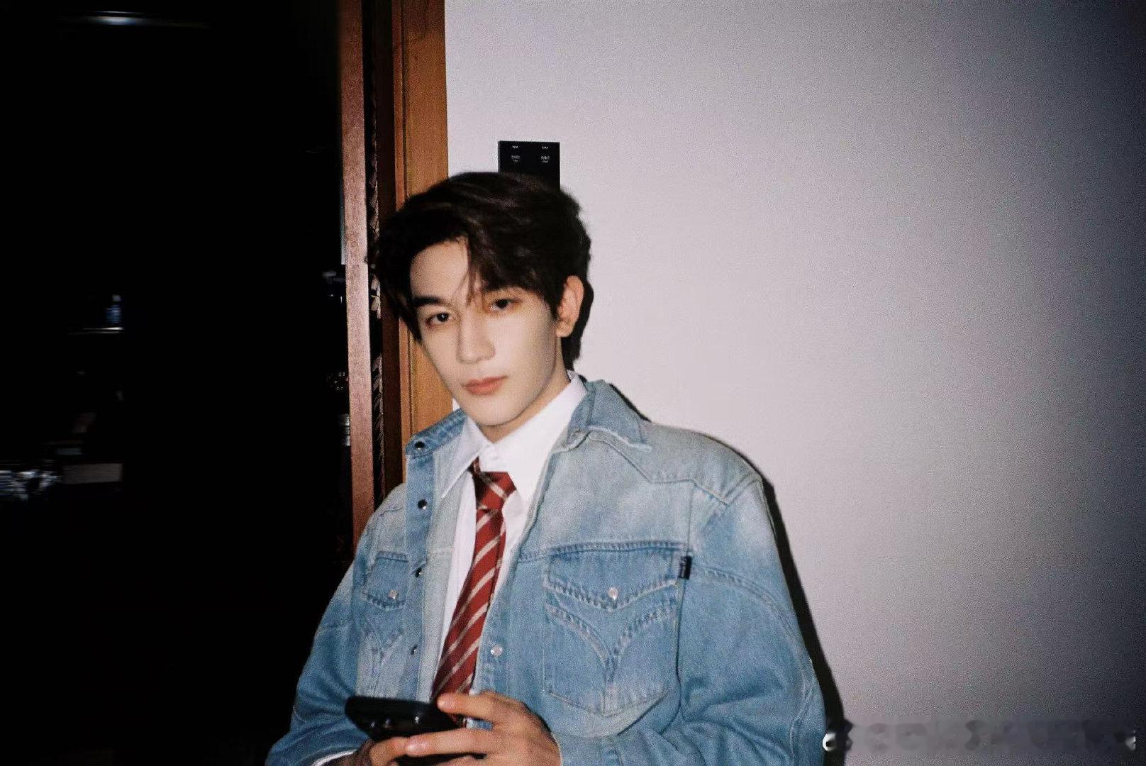 夏之光牛仔外套好青春 