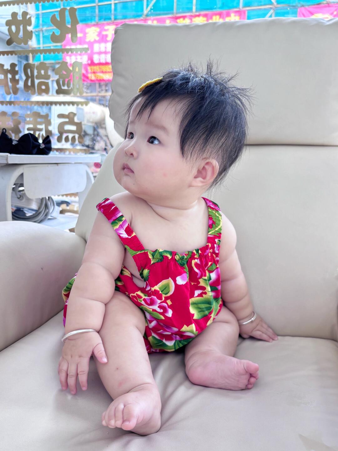 每个小宝宝都拥有的大花衣~