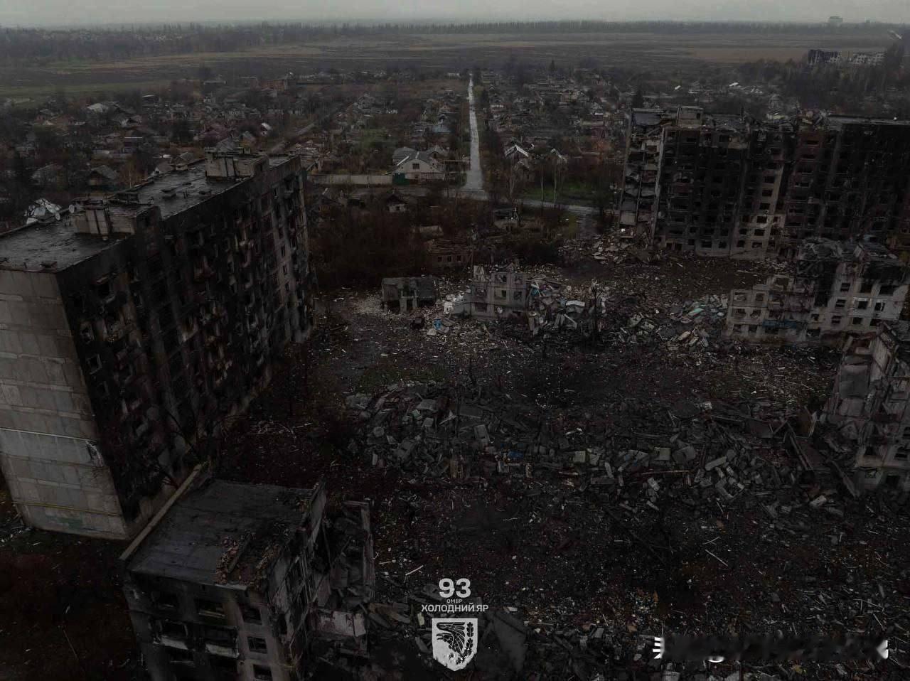 乌军第93机械化旅的官方（宣传）片
控诉俄罗斯兽人的一枚FAB-3000航空炸弹