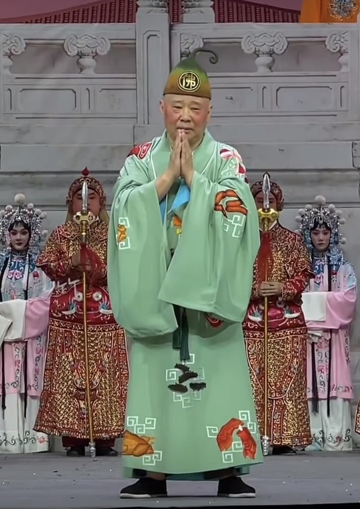 郭德纲演出乱改抗战红歌的处罚结果来了！
武汉市文化和旅游局发布处理通报：2026