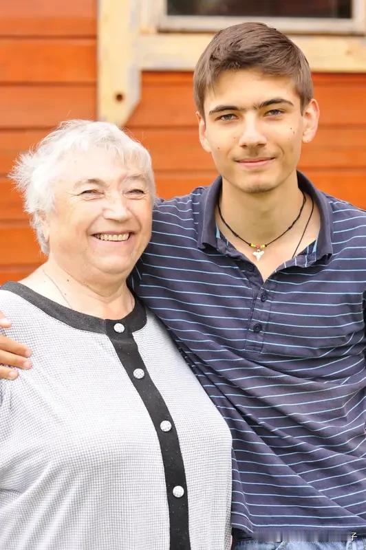 母亲看到19岁儿子疑被16万转卖 19岁的叶文斌，以同学邀约到南昌游玩为由离家，