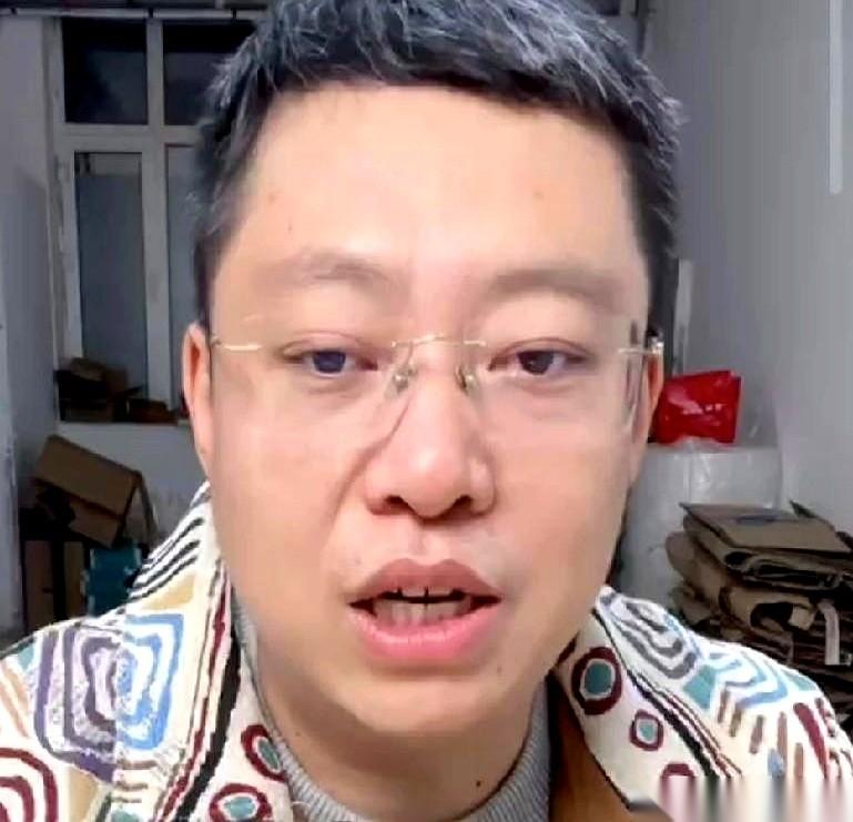 500块。
就为了500块钱，亲姐们儿的情分说不要就不要了。
真让人开了眼。
本