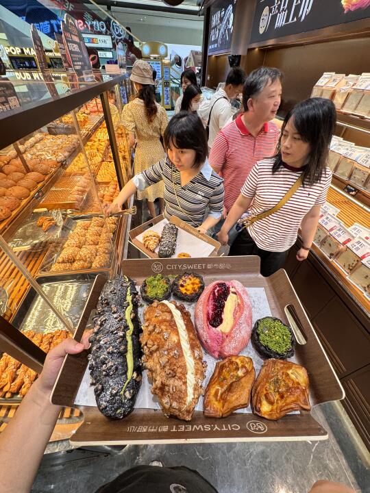 （柳州）我新上任的妻子。。。。🥯🥨🥞🌭🍔🥪🧁🍮