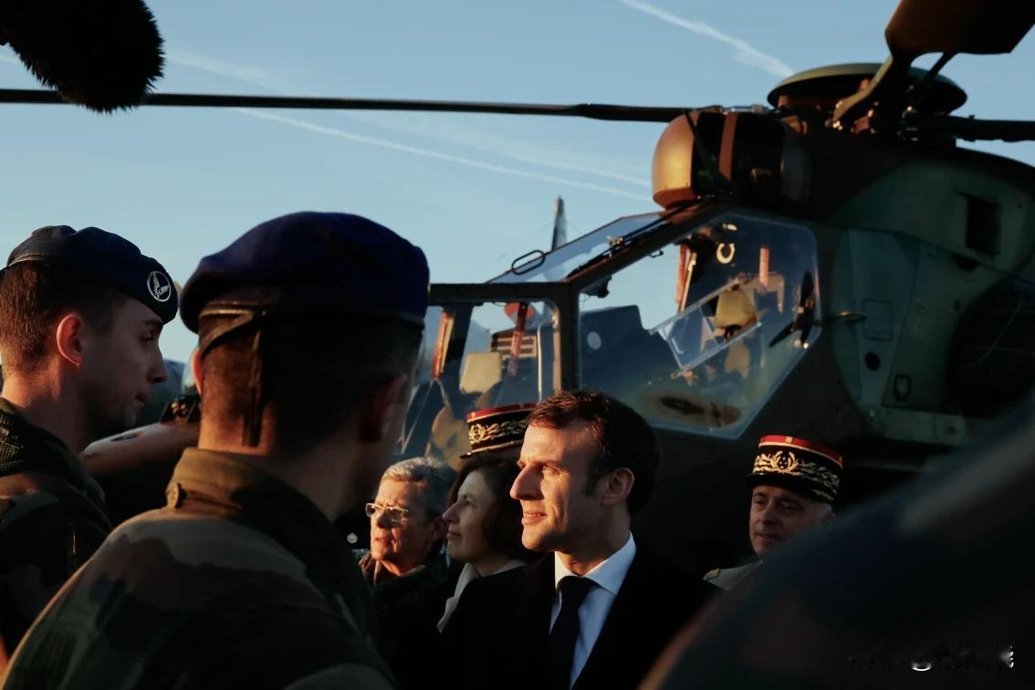 马克龙宣布法国志愿兵役制

法国总统埃马纽埃尔·马克龙将于星期四公布一项新的国家