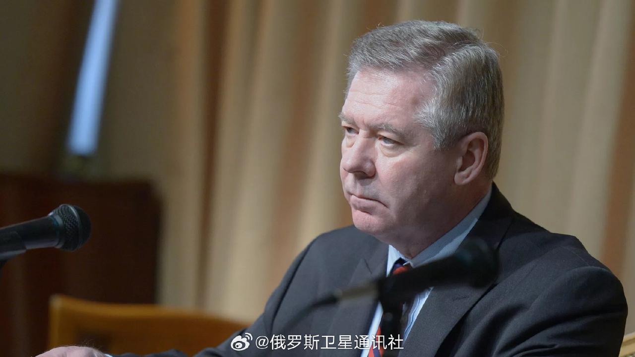 西方把谁当做臆想敌都是他们的自由，如果俄罗斯连这个都要管，那俄罗斯管的就有点多了