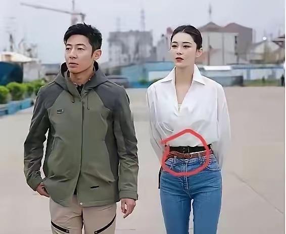 为什么要系两个腰带 