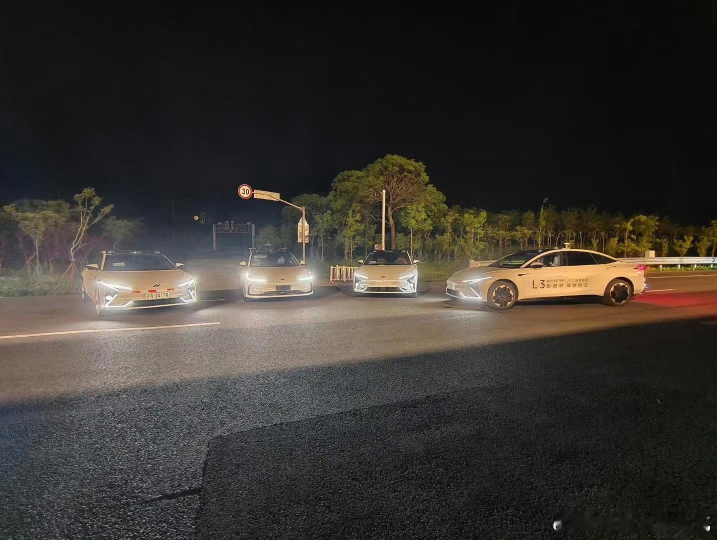 智己智驾，月底会有大动作！深夜L2/L3/L4同框…你真的不知道，智己有多大潜力