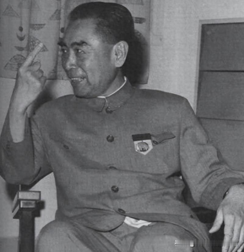 1969年国务院因国军高官去世整夜争论，周总理果断拍板并作出两项重要决定，这背后
