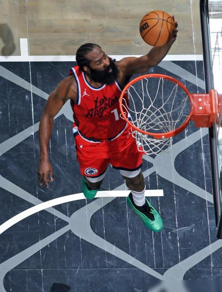 面临选择！9号，没有比赛的快船依旧传来2条消息——1、这个该怎么选择？

简单说