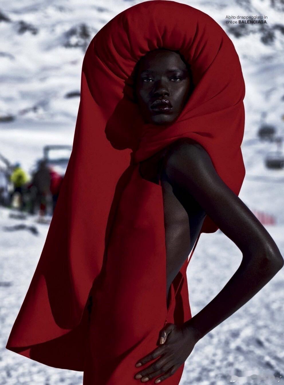 冬奥会时尚图鉴 香奈儿2026春夏大秀的闭场超模Awar Odhiang，登上V