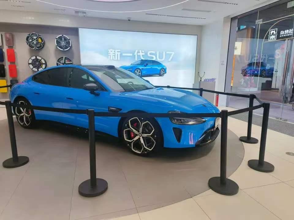 雷军果然大气！面对汽车安全质疑直接开播，就谈汽车安全。小米汽车大家聊

雷军这场