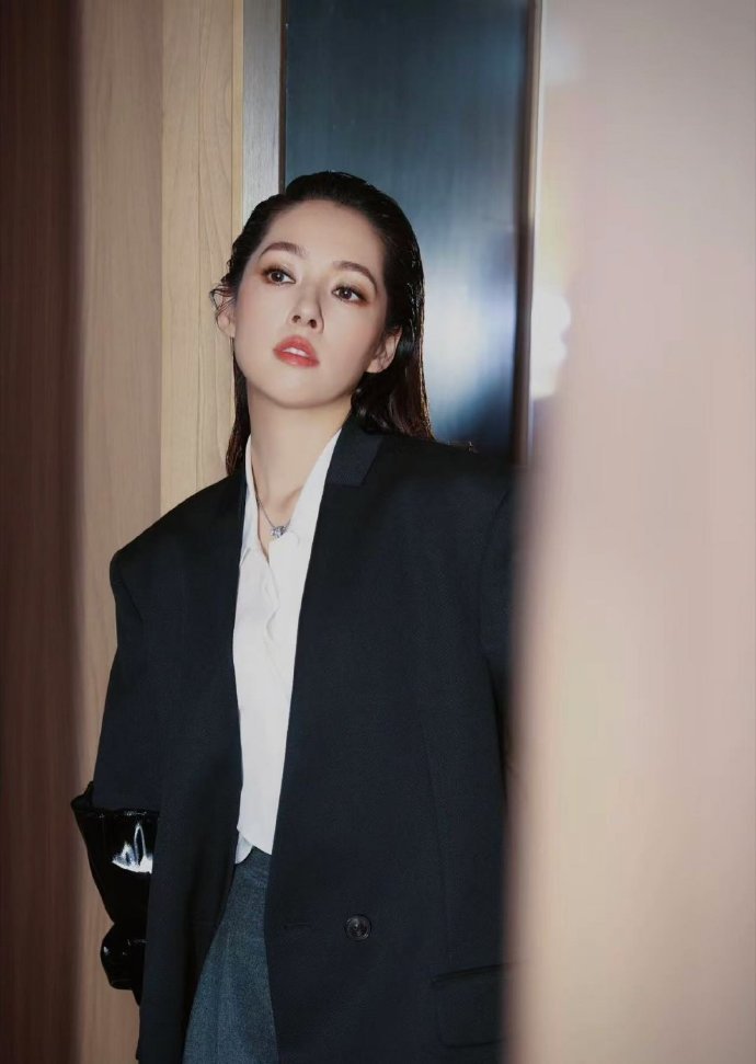 向佐郭碧婷互换衣柜 到底是谁提出来向佐郭碧婷在互换衣柜的，网友们的脑洞也太大了吧