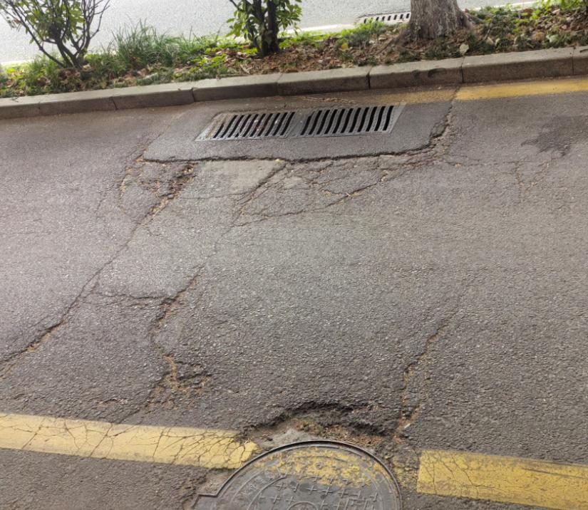 【济宁一路面坑洼，望尽快排查处置】近日，有市民通过济宁市网络问政平台反映，任城区