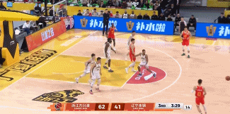 今天辽宁男篮客场64-96惨败卫冕冠军广厦男篮，创造了球队队史第二低分。比赛中一