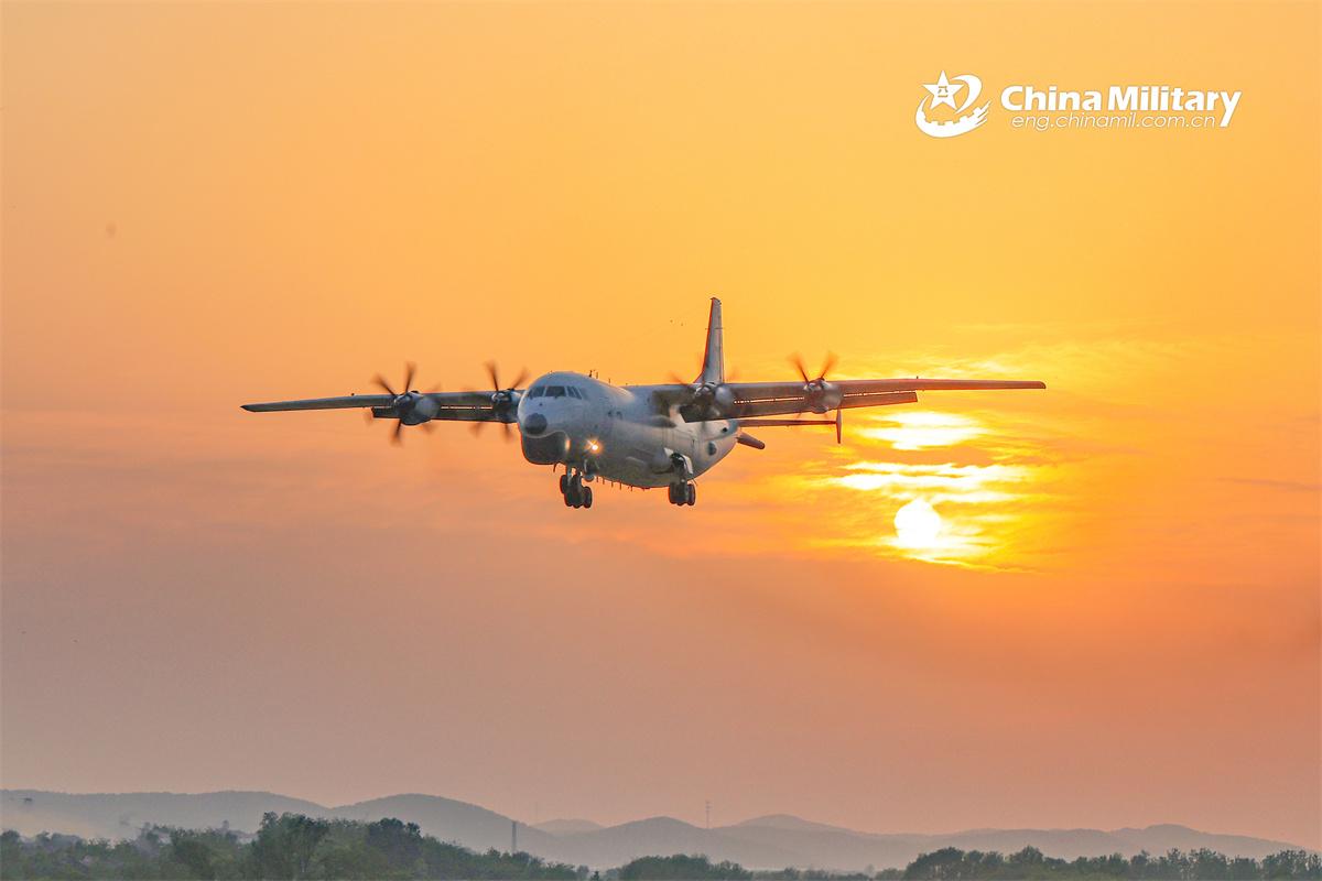 固定翼反潜机是潜艇的克星。即便小日子的什么“大鲸级”潜艇性能再怎么好，也并非发现