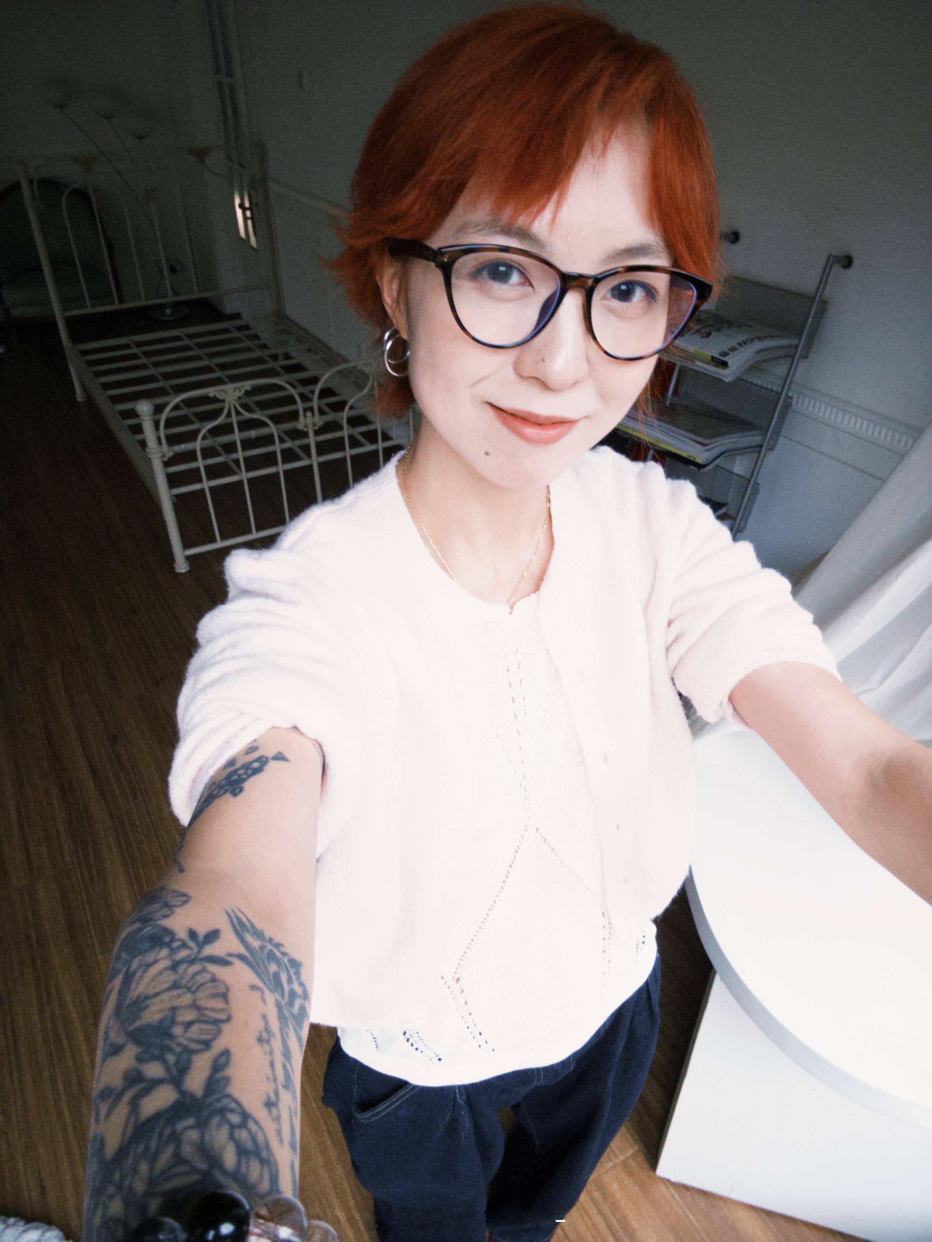 今天被化妆师说像泡泡玛特（染了个橘发） ​​​