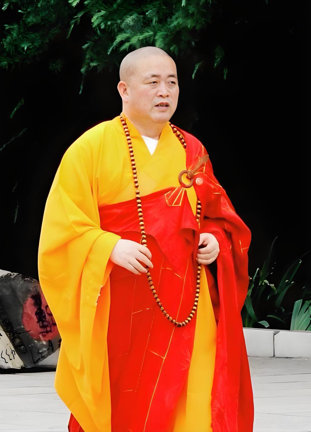 真的想不通！现在彻底懂了！
之前看少林寺年入几个亿各项大小事务全是一人拍板，没人