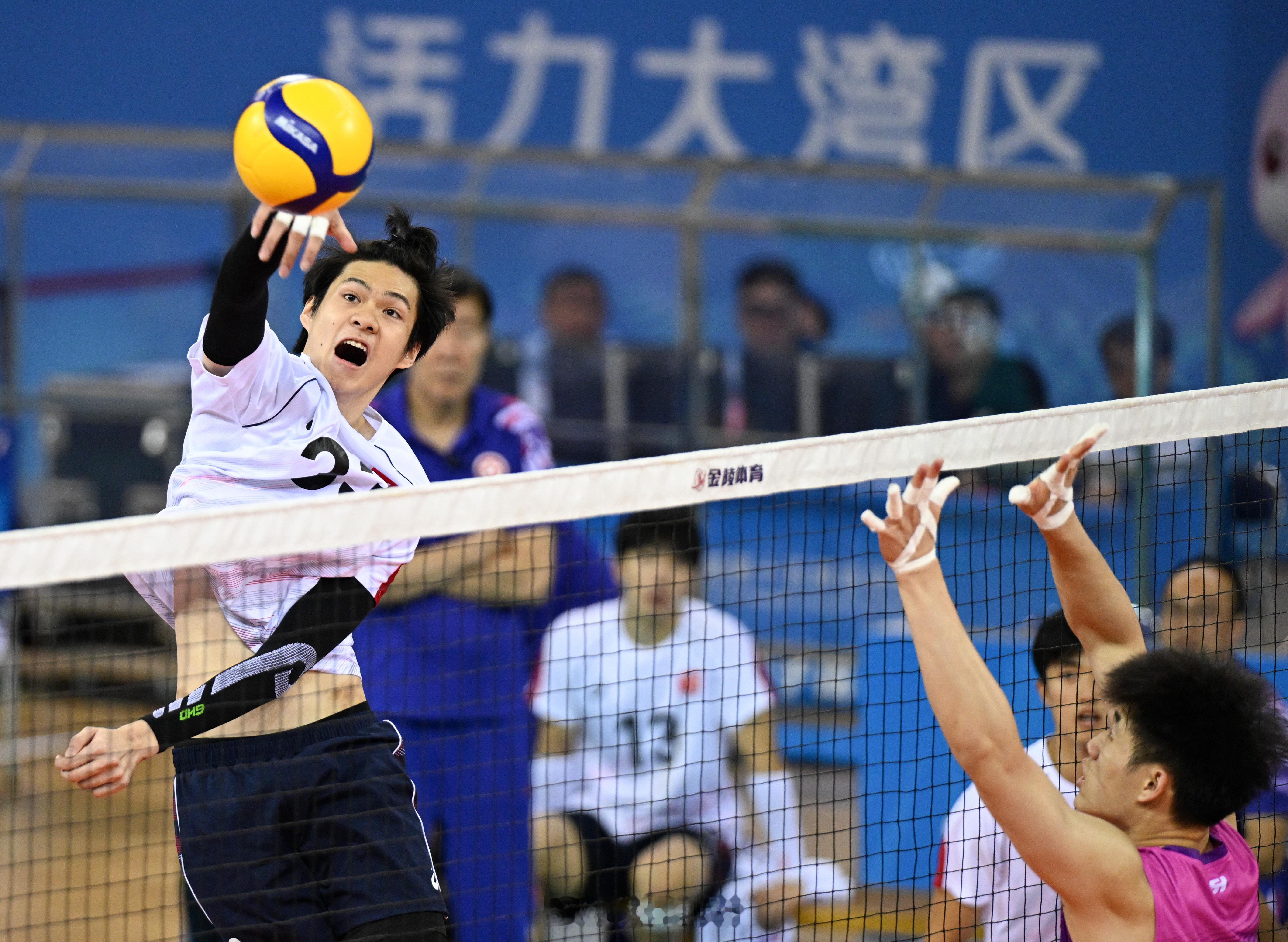 【全运会｜业余对决职业，香港男排收获成长和关注】 新华社广州11月20日电（记者