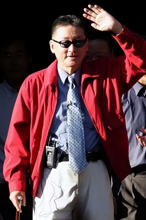 我始终觉得，大众对 “风流” 二字的误解，在港台老一辈艺人身上体现得最彻底，两天