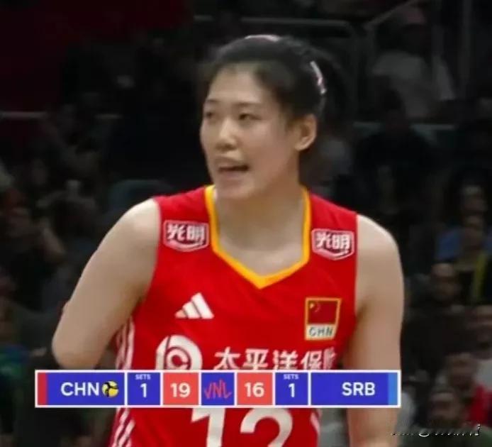 中国女排—塞尔维亚第三局
中国队25：18获胜，大比分2：1反超
第三局，中国队