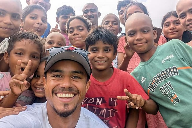 前体能教练乔丹·费尔克劳夫希望借此呼吁关注足坛心理健康问题，他透露，曾有一名利物