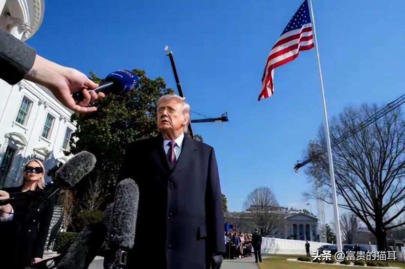 特朗普抓捕马杜罗

炸掉哈梅内伊

特朗普想通过这两桩生意做大做强，

特朗普想