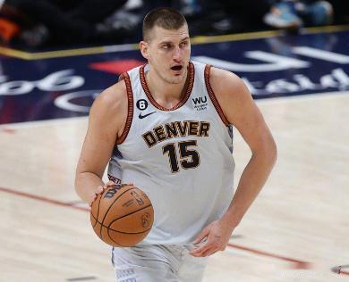 北京时间11月26日10：00，NBA常规赛掘金主场迎战尼克斯！


掘金上一场