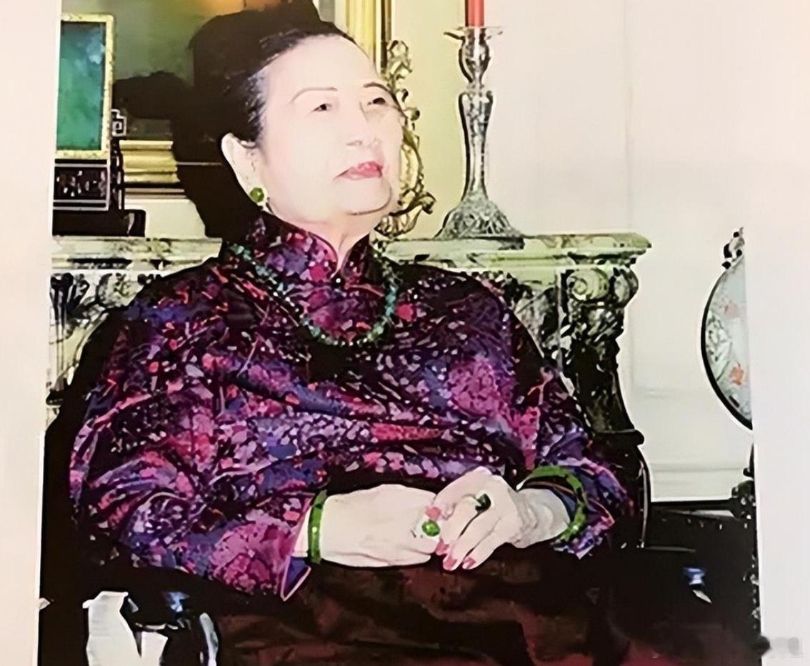 宋美龄价值2亿的麻花手镯，戴到离世，但第一任主人仅花费4万大洋！ ​​​